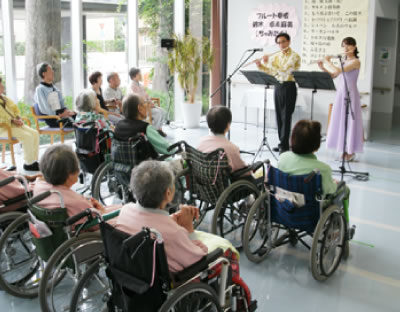 竹川病院にてフルートコンサートを開催致しました